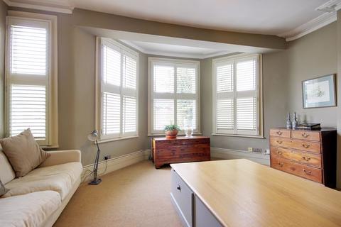 112b Marlborough Road, London, N22 8NN