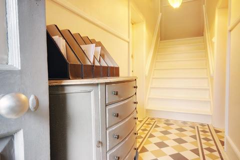 112b Marlborough Road, London, N22 8NN