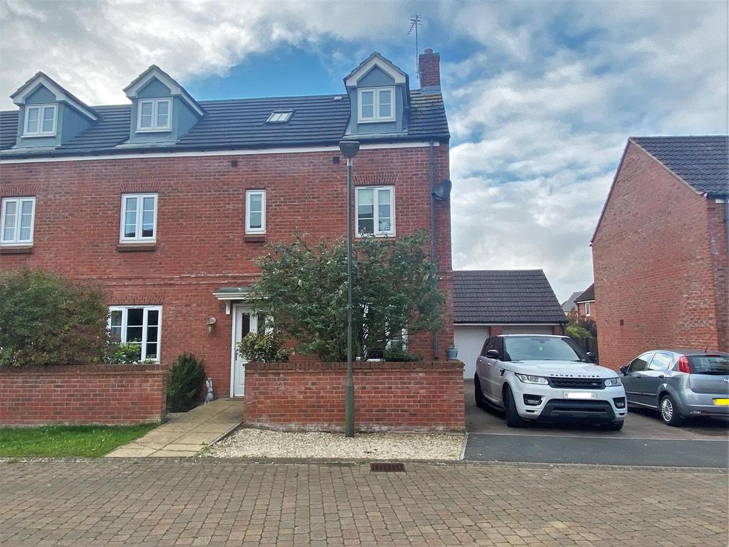 O'connor Close, Staunton, Gloucester 5 bed end of terrace house £