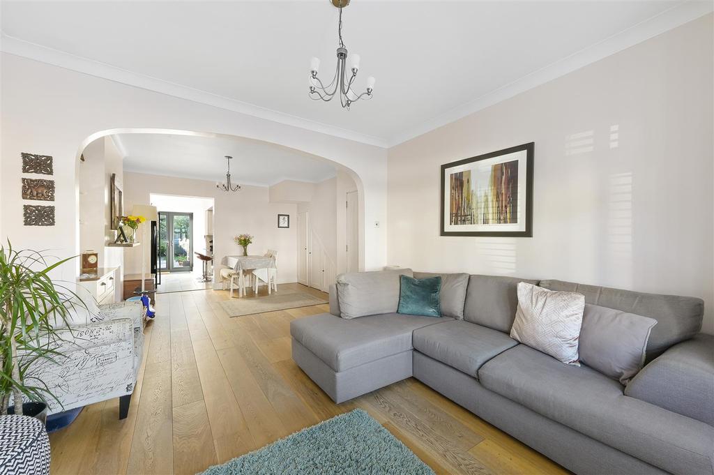 Ashurst Road, Tadworth 3 bed terraced house £530,000