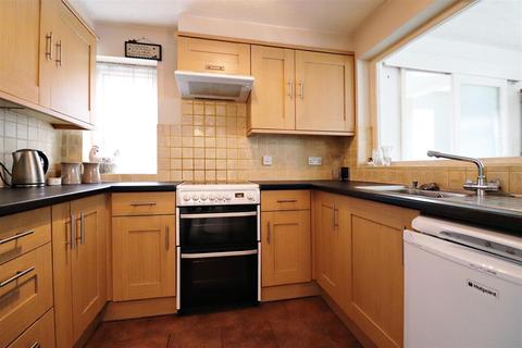 65 Wessex Drive, Erith, DA8 3AE