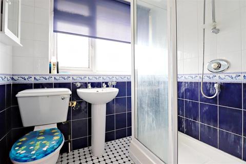65 Wessex Drive, Erith, DA8 3AE