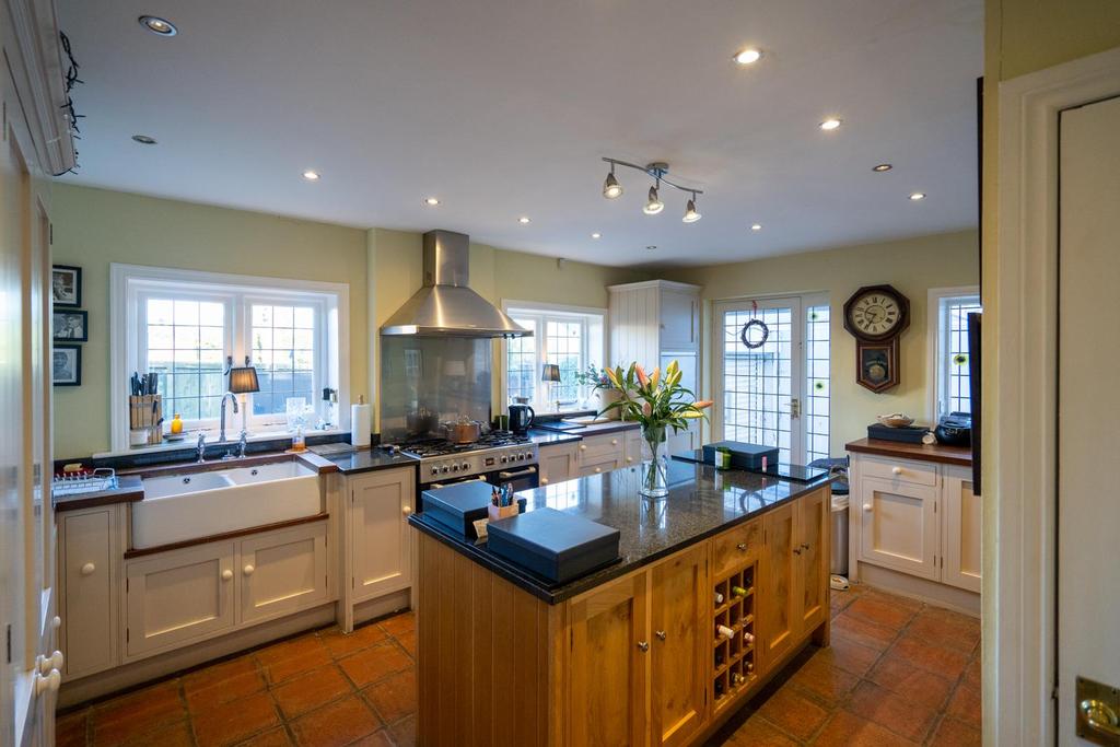 Kitchen/Breakfast Room