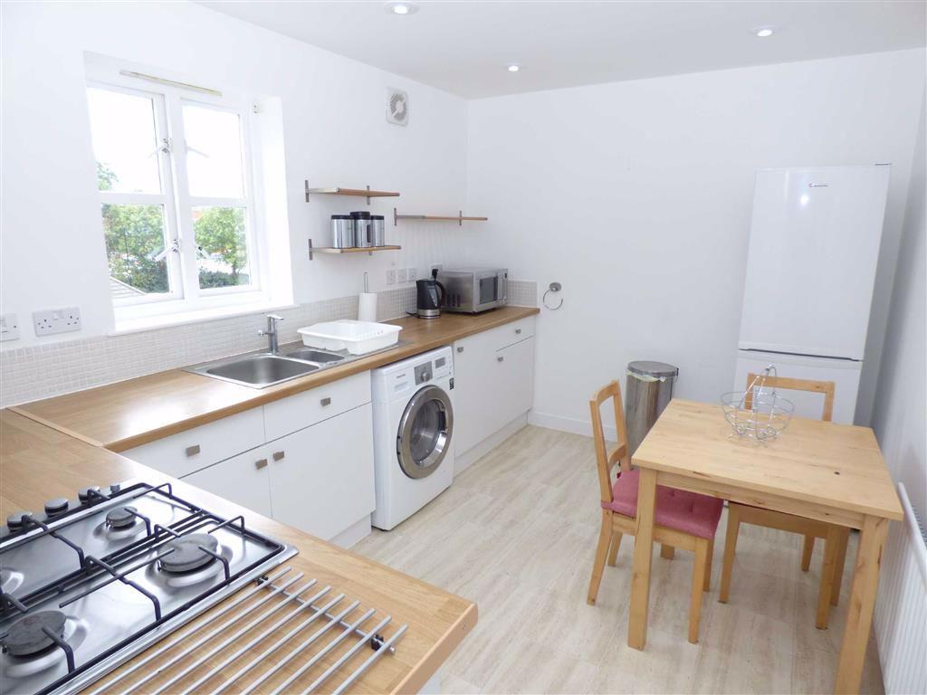 Carnoustie Court, West Monkseaton 2 bed flat £675 pcm (£156 pw)