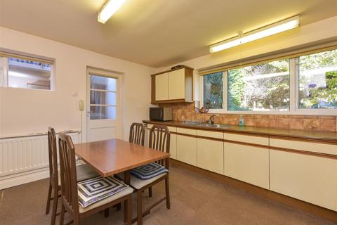 37 Allesley Close, Sutton Coldfield, B74 2NF