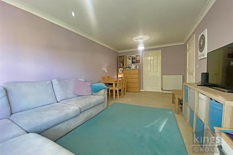 67 Cobham Close, Enfield, EN1 3SD