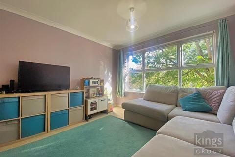 67 Cobham Close, Enfield, EN1 3SD