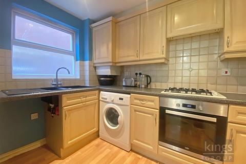 67 Cobham Close, Enfield, EN1 3SD
