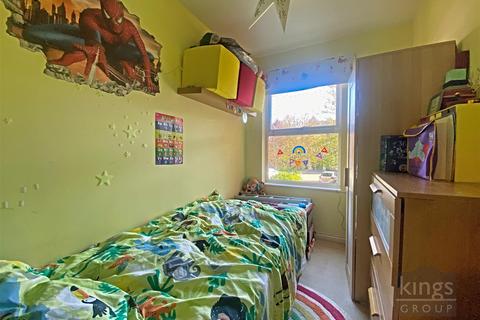 67 Cobham Close, Enfield, EN1 3SD