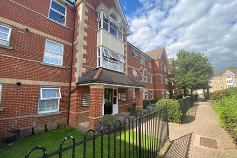 67 Cobham Close, Enfield, EN1 3SD