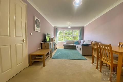 67 Cobham Close, Enfield, EN1 3SD