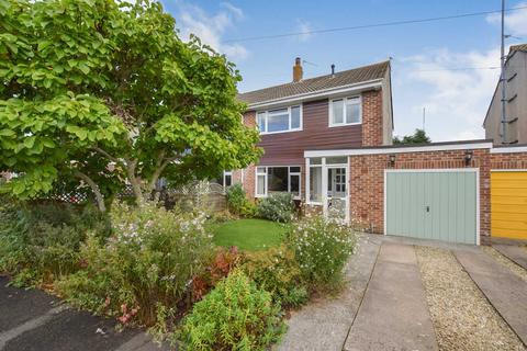 19 Dickensons Grove, Congresbury, Bristol, BS49 5HQ