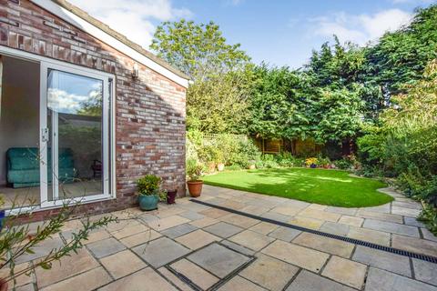 19 Dickensons Grove, Congresbury, Bristol, BS49 5HQ