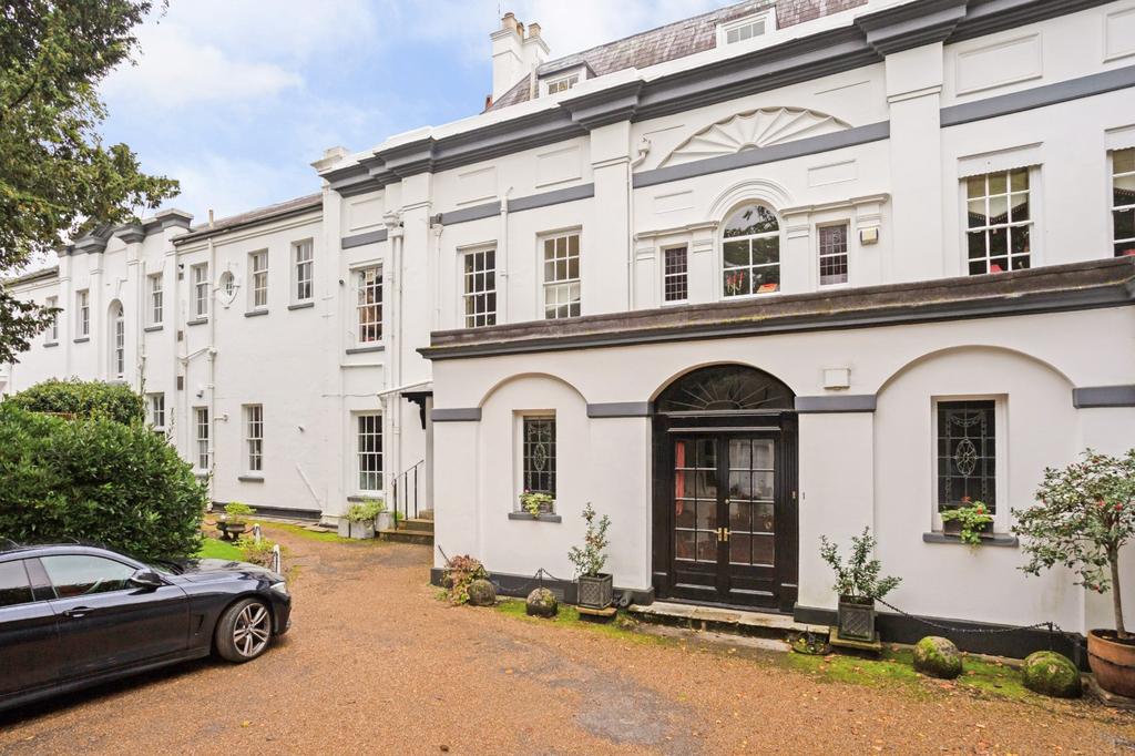 Clarence Lodge, Middle Hill, Egham... 2 bed flat - £995,000