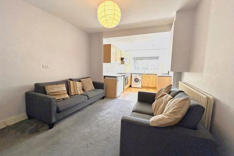 3 bedroom house share to rent, 31 Bruce Road, Ecclesall