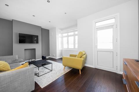 2 bedroom maisonette for sale - Bramshot Avenue Charlton SE7