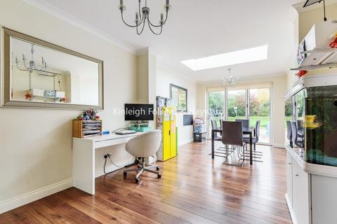 21 Riefield Road, London, SE9 2QD