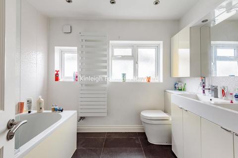21 Riefield Road, London, SE9 2QD