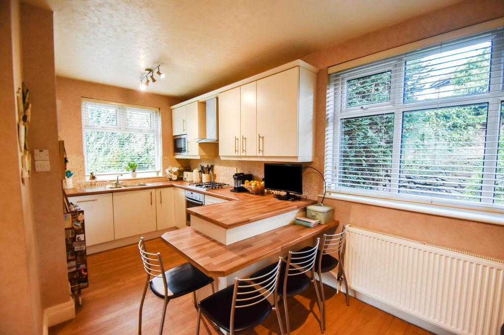 Kitchen / Breakfast Room
