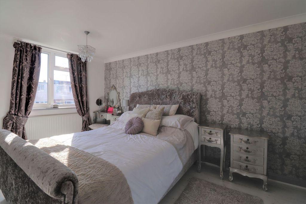 Bedroom 1 (Double)