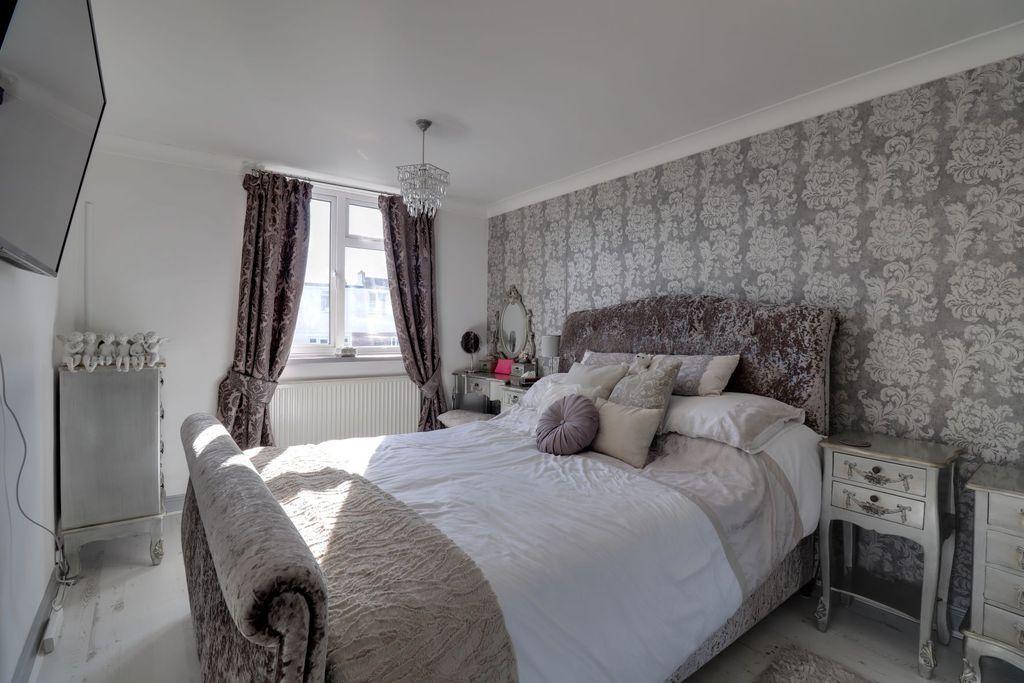 Bedroom 1 (Double)