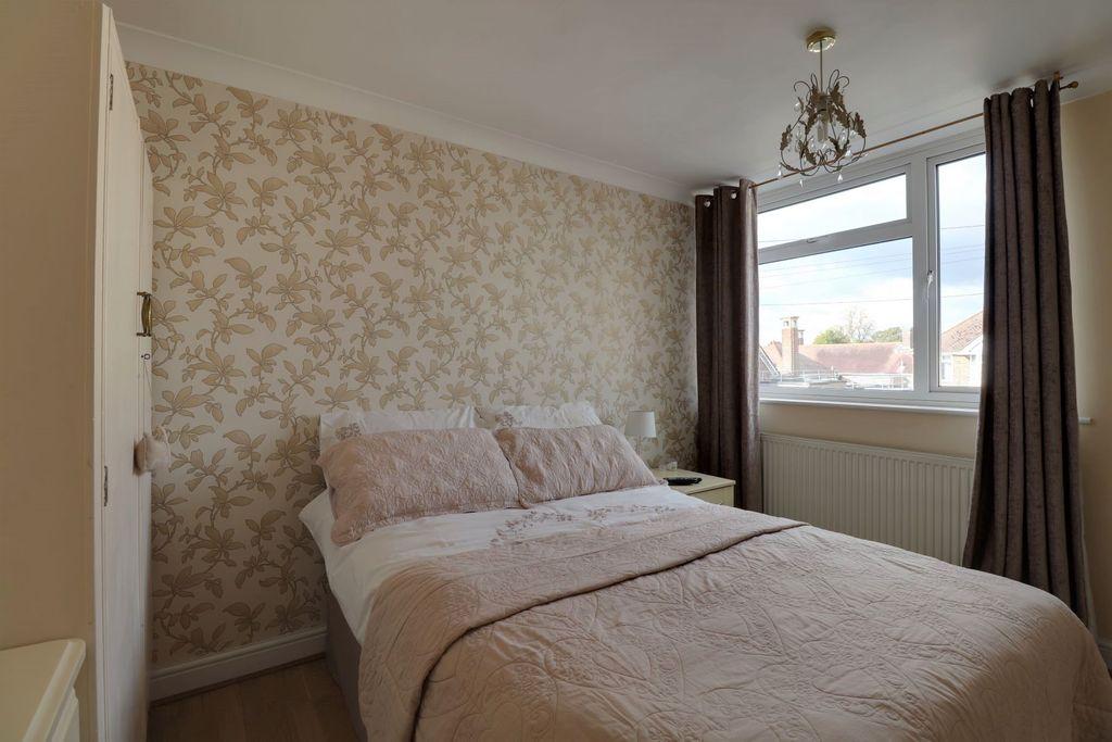Bedroom 2 (Double)