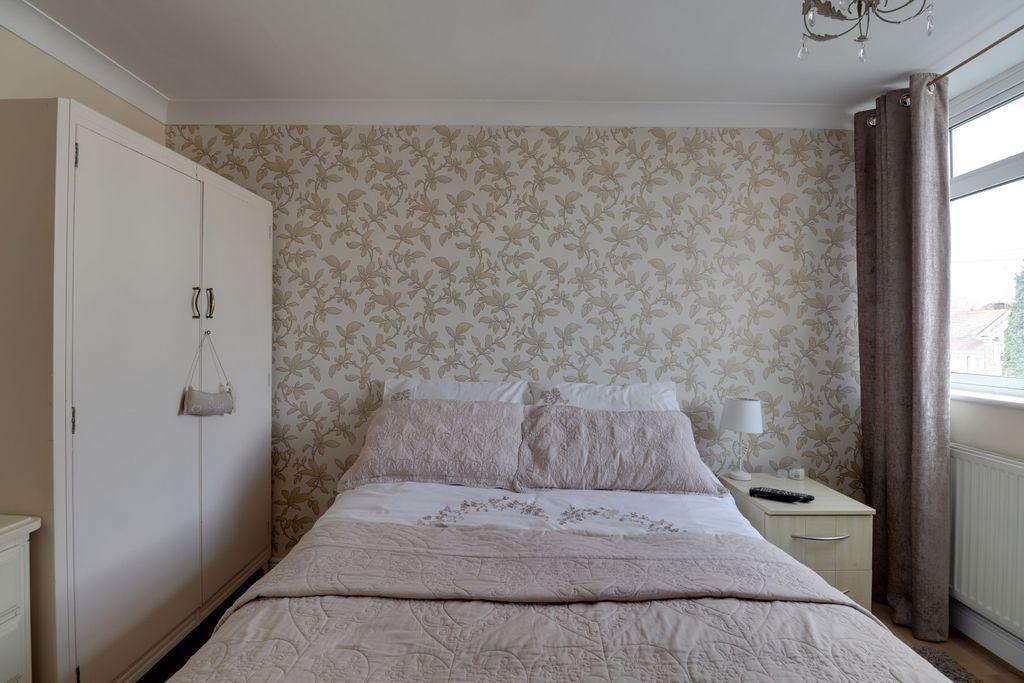 Bedroom 2 (Double)