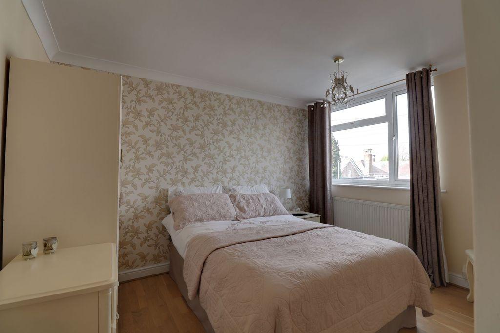Bedroom 2 (Double)