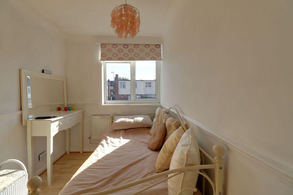 Bedroom 3 (Single)