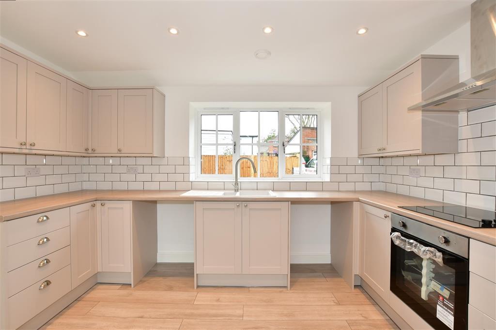 Maidstone Road, Barrow Hill House, Ashford, Kent 3 bed detached