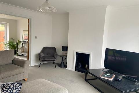 2 Mark Street, Reigate, RH2 0BL