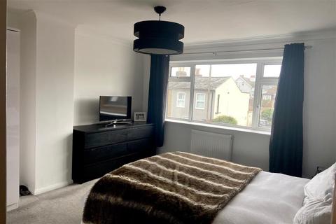 2 Mark Street, Reigate, RH2 0BL