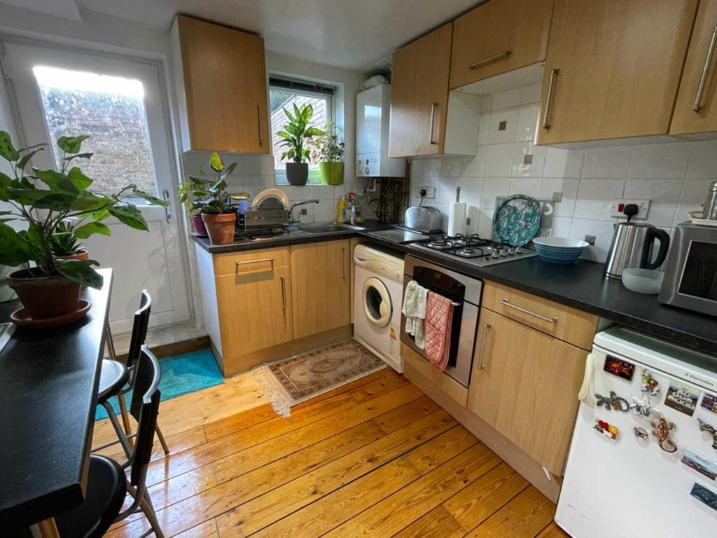 Peel Street, Liverpool Studio - £550 pcm (£127 pw)