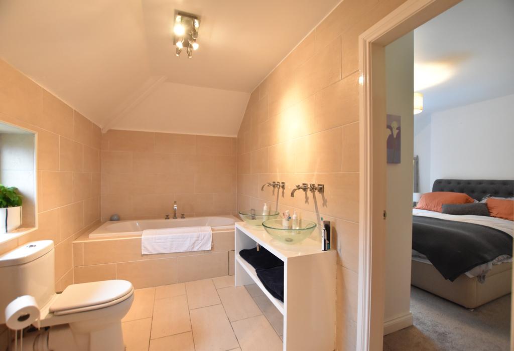 Master En-suite