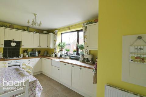91 Burrow Road, Chigwell, IG7 4NL