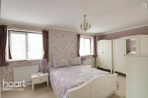 91 Burrow Road, Chigwell, IG7 4NL