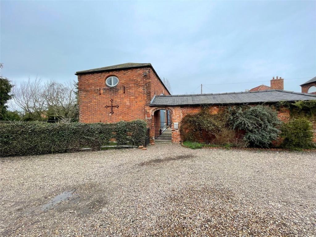 Main Street, SuttononTrent, Newark... 3 bed barn conversion £350,000