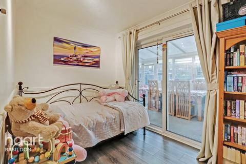 5 Thistledown, Basildon, SS14 1JU