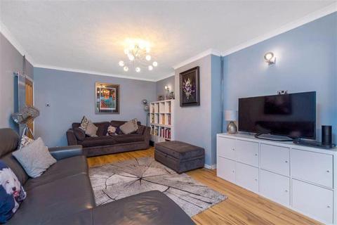 30 Fernheath Way, Dartford, DA2 7PF