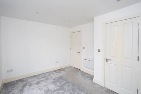 2 bedroom apartment to rent, Nascot Street, Watford, WD17