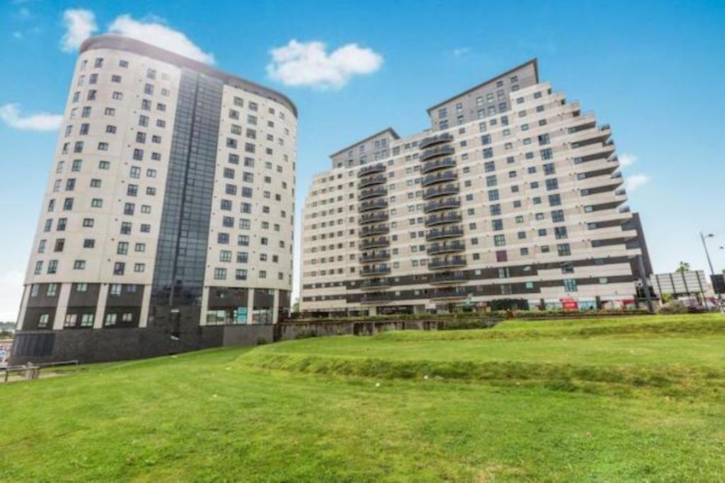Hive, Masshouse Plaza, Birmingham, B55JL 2 bed apartment for sale £