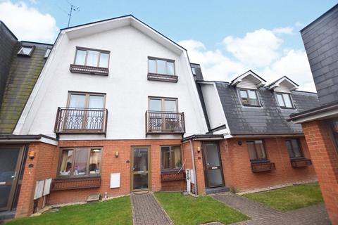 2 bedroom maisonette to rent, Braeside, Binfield, Bracknell, Berkshire, RG12