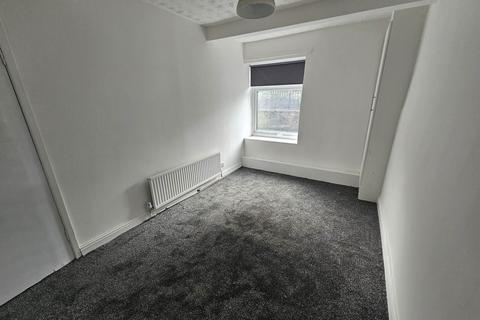 1 bedroom flat to rent, Lees Hall Road, Dewsbury