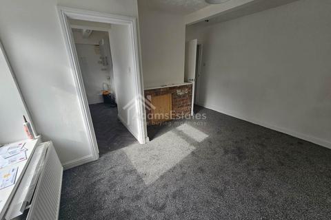 1 bedroom flat to rent, Lees Hall Road, Dewsbury