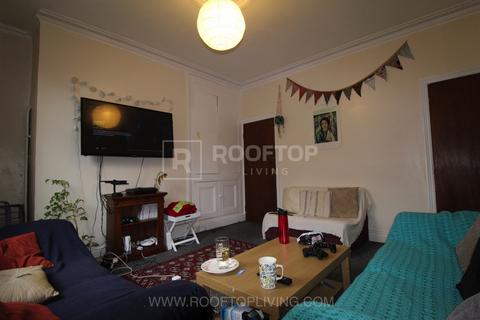 6 bedroom house to rent, Hessle Place, Leeds LS6