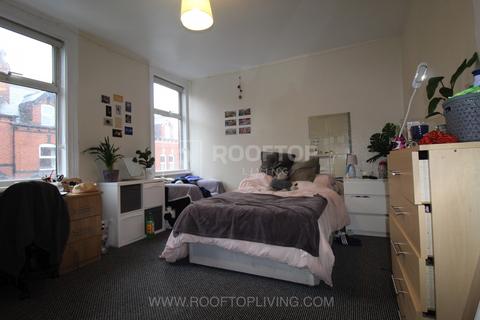 6 bedroom house to rent, Hessle Place, Leeds LS6