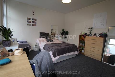 6 bedroom house to rent, Hessle Place, Leeds LS6