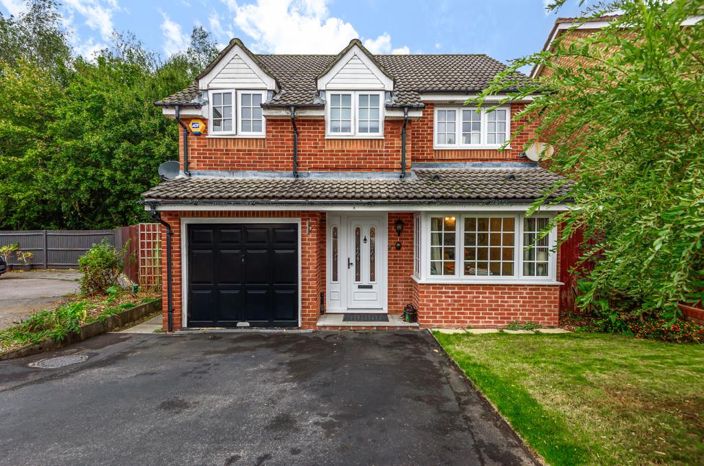 Lukin Drive, Nursling, Southampton, SO16 4 bed detached house £500,000