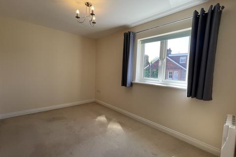 2 bedroom flat to rent, Princess Court, Gordon Road, Haywards Heath, West Sussex, RH16 1EF