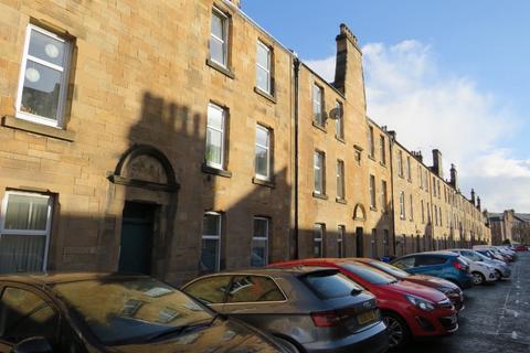 2 bedroom flat to rent, Bruce Street, Stirling Town, Stirling, FK8